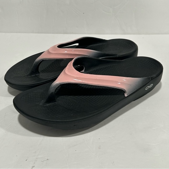 Oofos Women's Oolala Luxe Recovery Toe Post Sandal in Rose Sparkle Comfort, Sz 9 - Picture 3 of 10